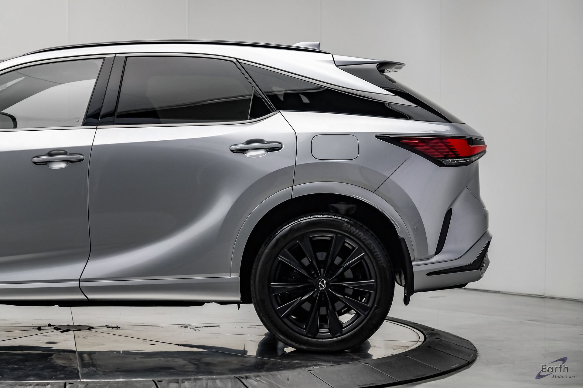Used 2023 Lexus RX 500h F Sport w/ Cold Area Package AWD/4WD image 9