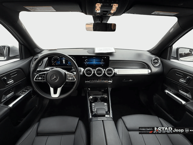 Used 2022 Mercedes-Benz GLB 250 4MATIC w/ Premium Package Lite image 8