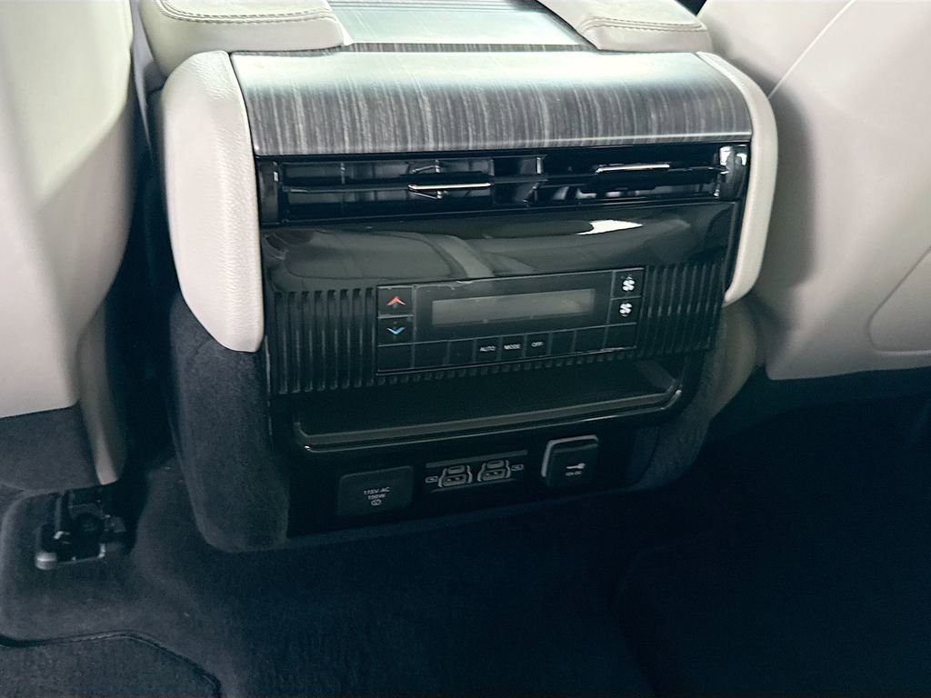 New 2024 Jeep Wagoneer Series II w/ Flexible Seating Group image 25