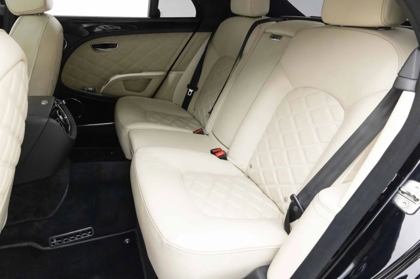 Used 2014 Bentley Mulsanne RWD image 40