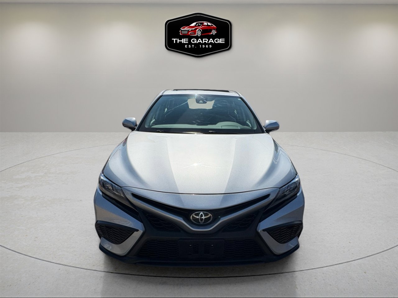 Used 2022 Toyota Camry SE w/ Cold Weather Package image 12