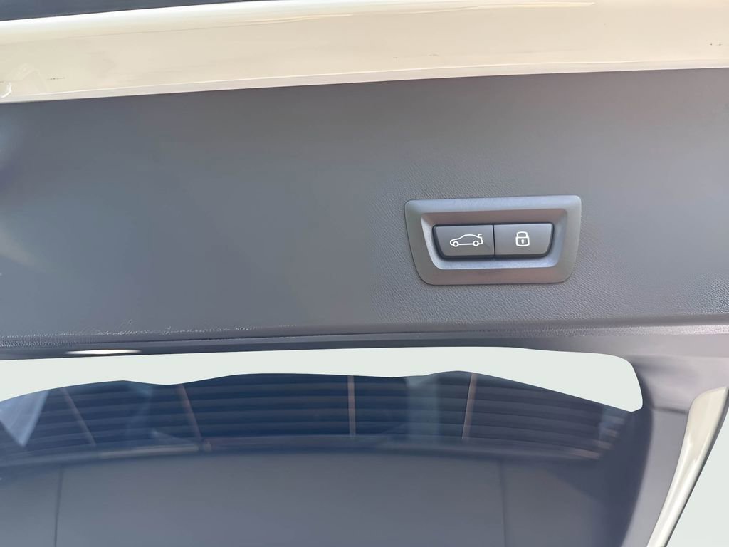 Used 2025 BMW X3 xDrive30i w/ Convenience Package image 18
