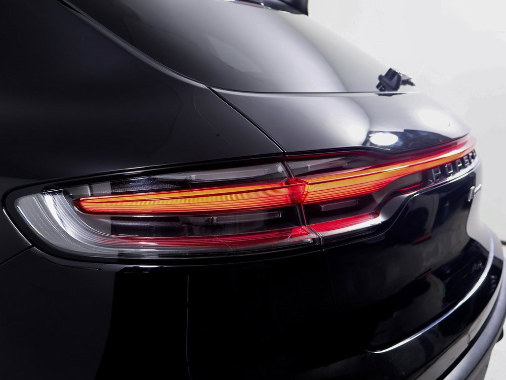 Used 2025 Porsche Macan image 11