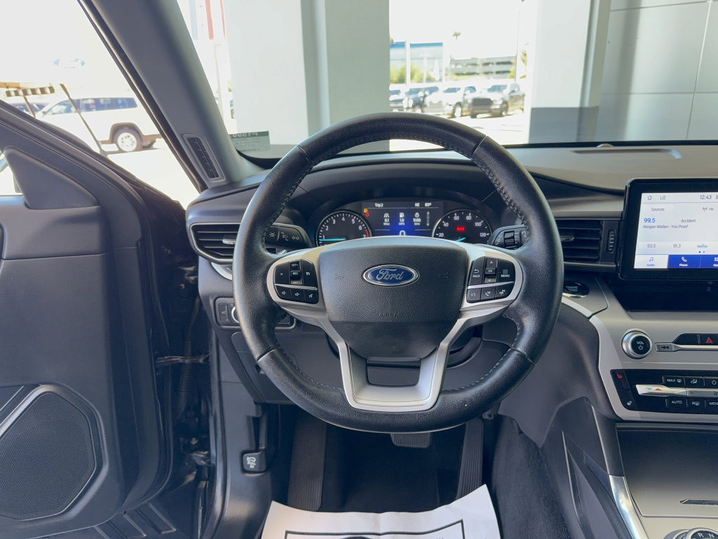 Certified 2022 Ford Explorer XLT w/ Equipment Group 202A RWD image 33