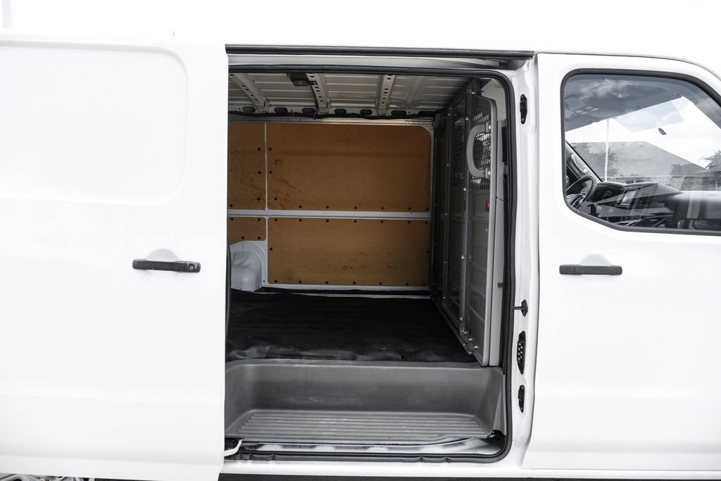 Used 2020 Nissan NV 2500 SV RWD image 32