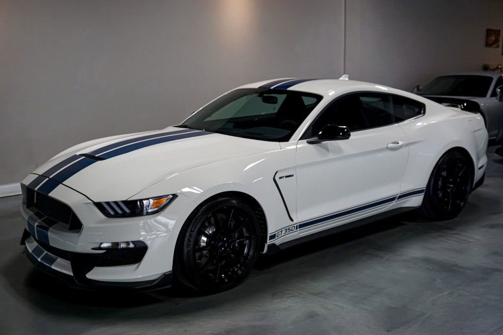 Used 2020 Ford Mustang Shelby GT350 w/ Technology Package RWD image 5