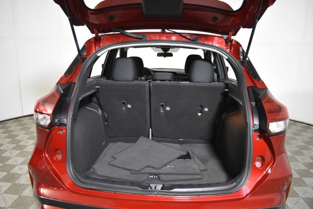 Used 2022 Nissan Kicks SR FWD image 28