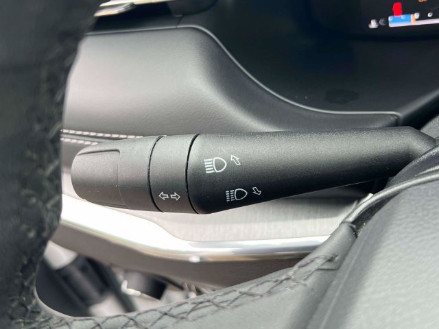 Used 2023 Jeep Compass High Altitude AWD/4WD image 12