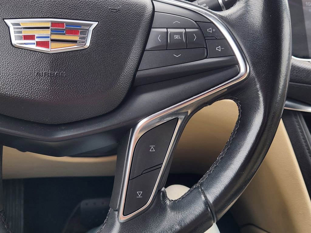 Used 2019 Cadillac XT5 FWD image 33
