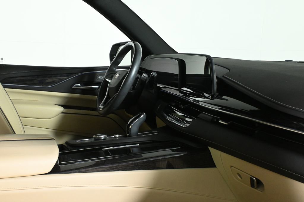 Used 2023 Cadillac Escalade Premium Luxury AWD/4WD image 36