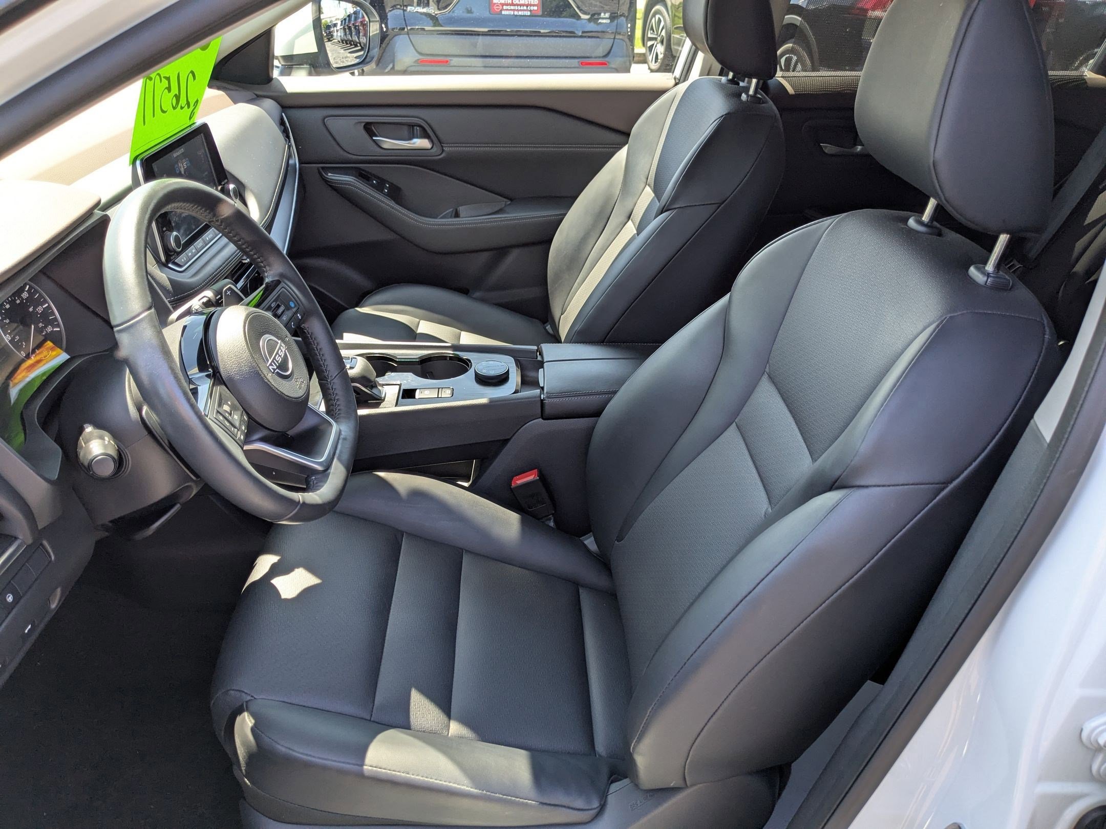 Certified 2022 Nissan Rogue SV w/ SV Premium Package image 20