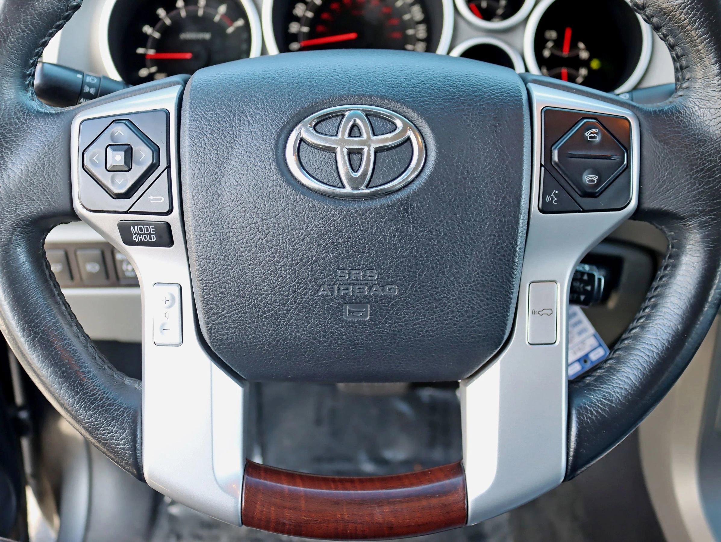 Used 2017 Toyota Sequoia Platinum AWD/4WD image 20