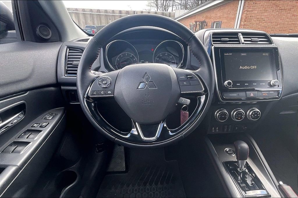 Used 2022 Mitsubishi Outlander Sport LE image 5