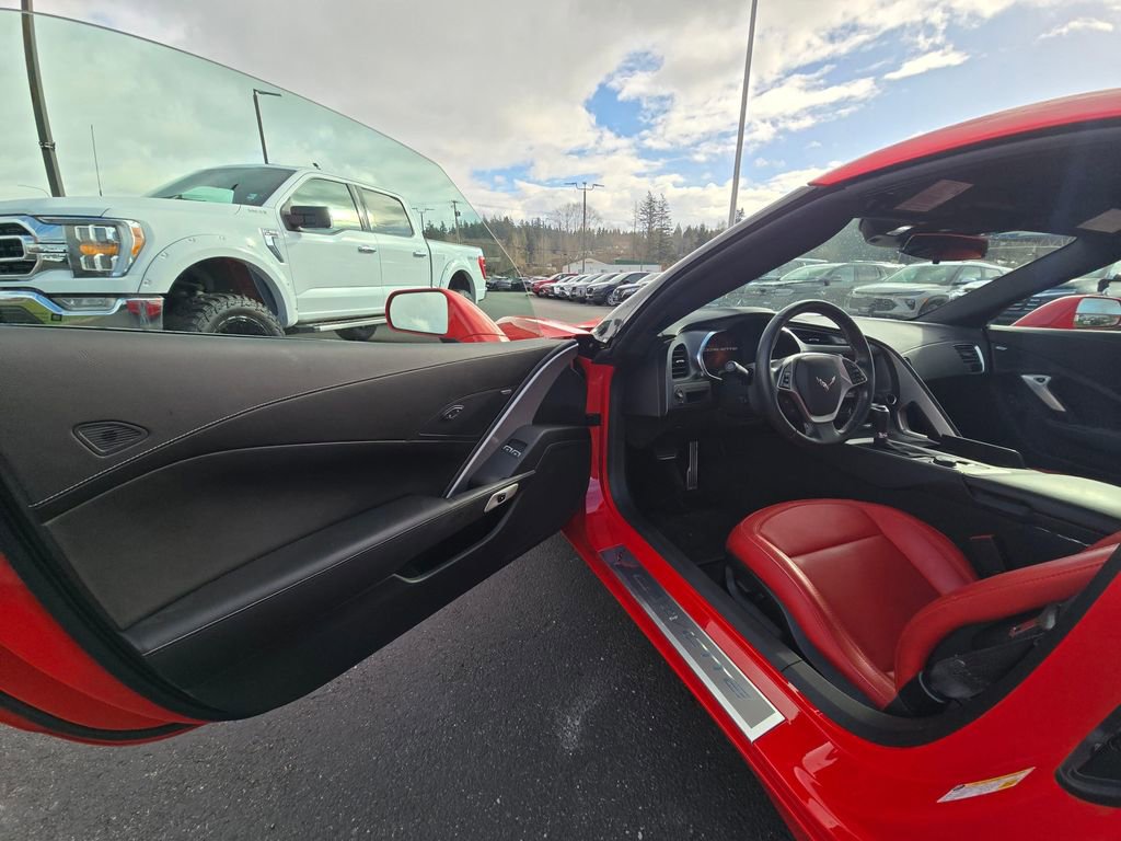 Used 2015 Chevrolet Corvette Stingray Coupe image 15