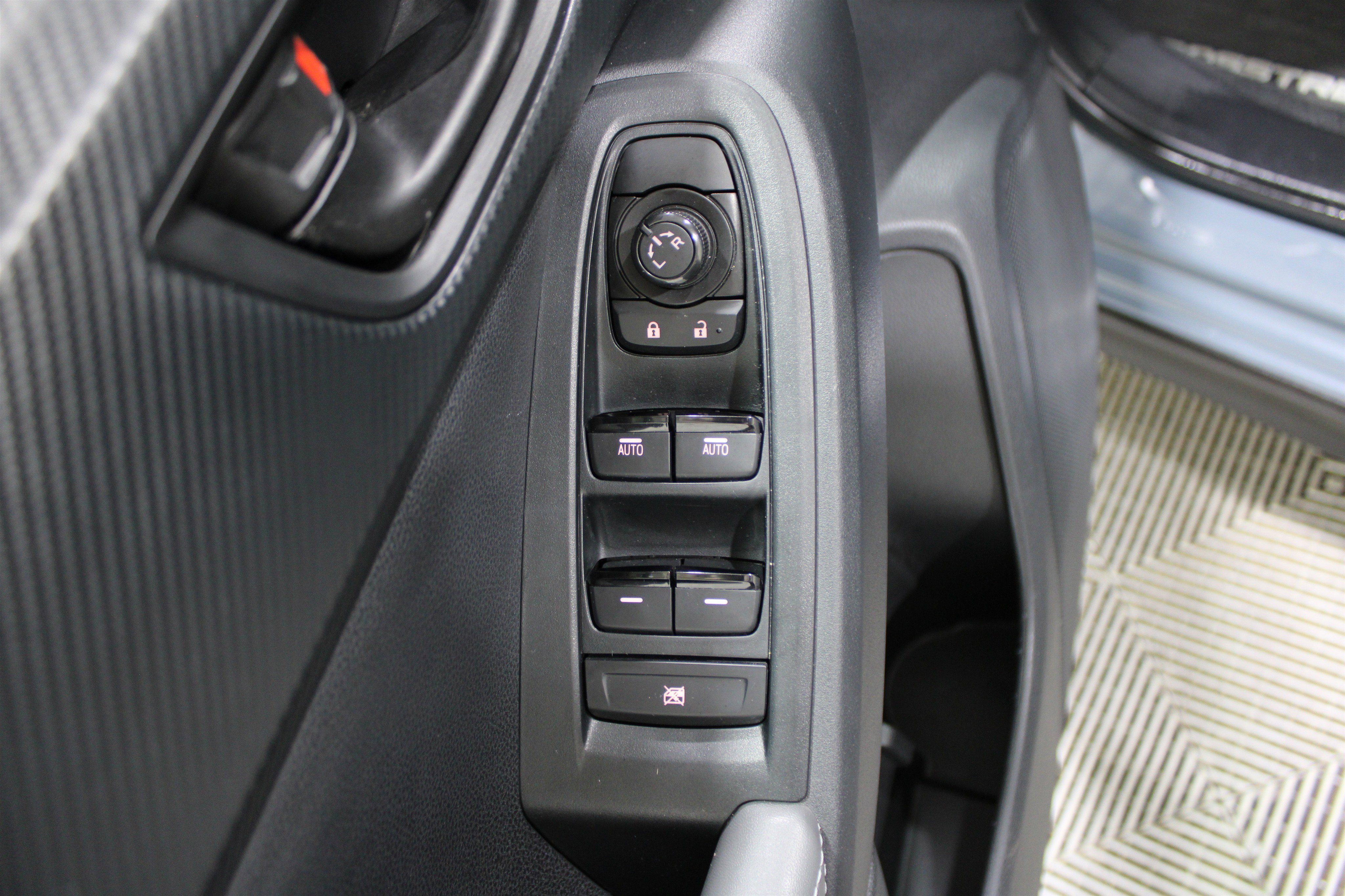 Used 2025 Subaru Crosstrek 2.0i Premium image 7