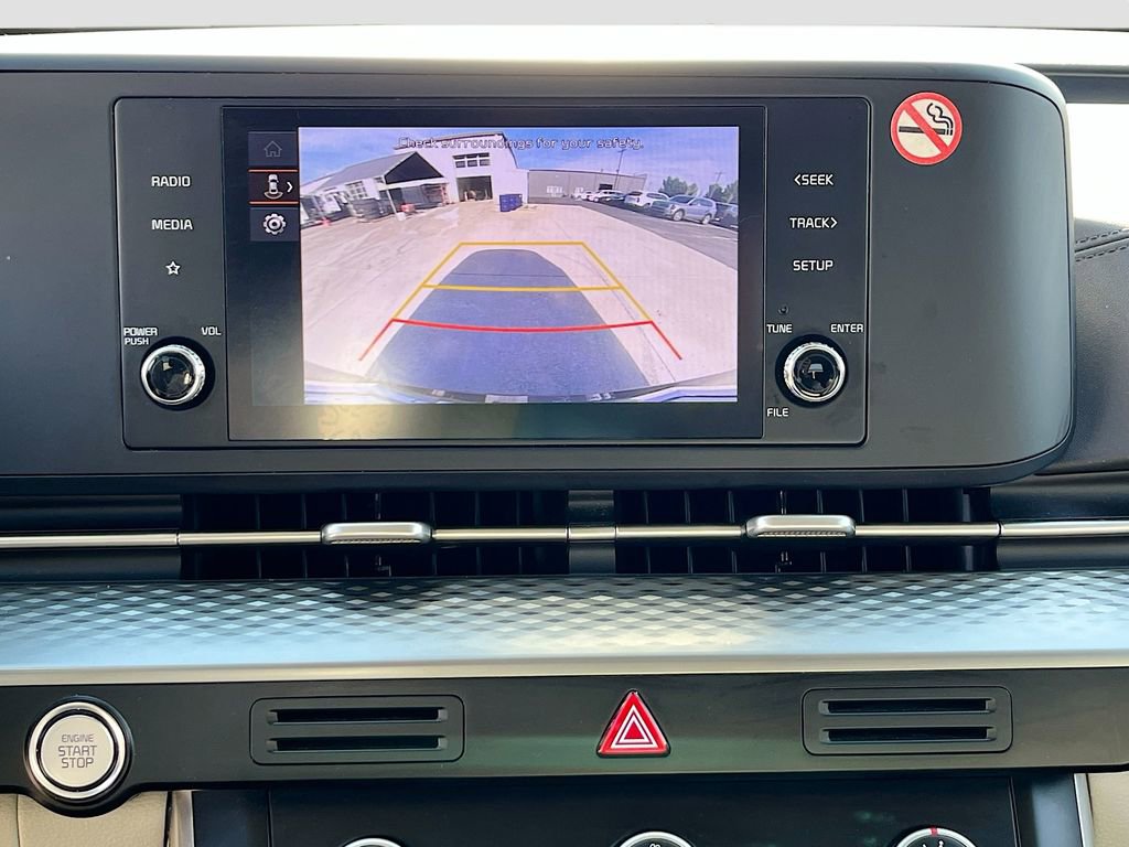 Used 2024 Kia Carnival LX image 12