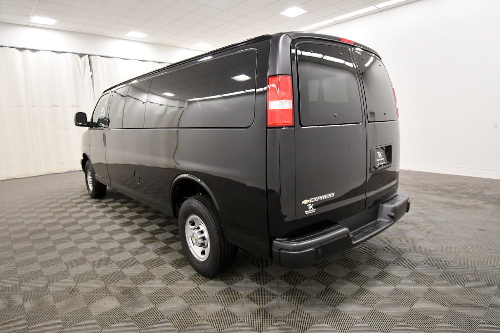 Used 2025 Chevrolet Express 3500 LS RWD image 5
