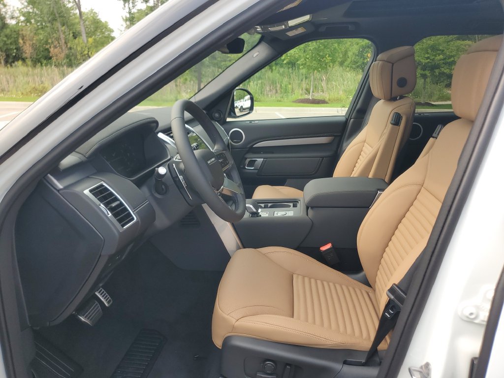 New 2026 Land Rover Discovery Dynamic SE AWD/4WD image 12