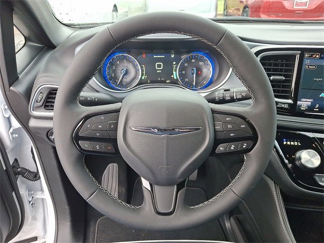 New 2026 Chrysler Pacifica Limited w/ S Appearance Package image 9