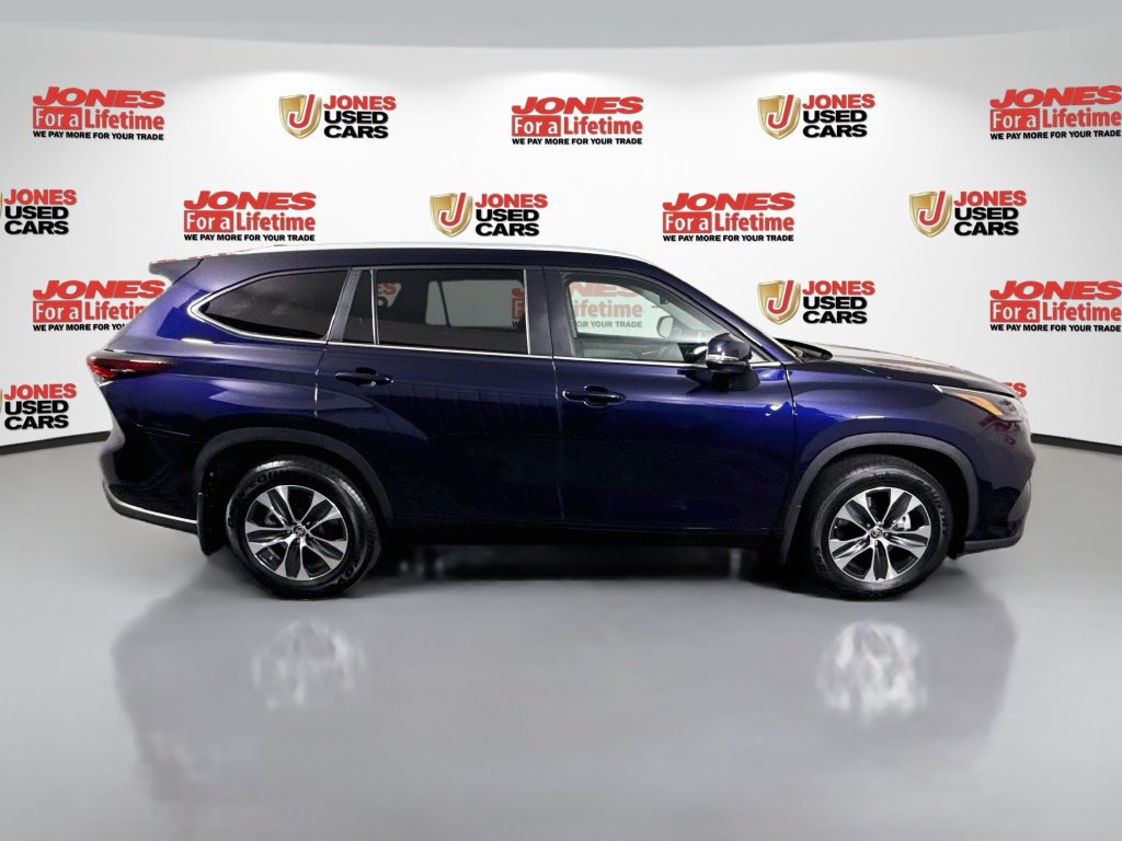 Used 2025 Toyota Highlander XLE AWD/4WD image 18