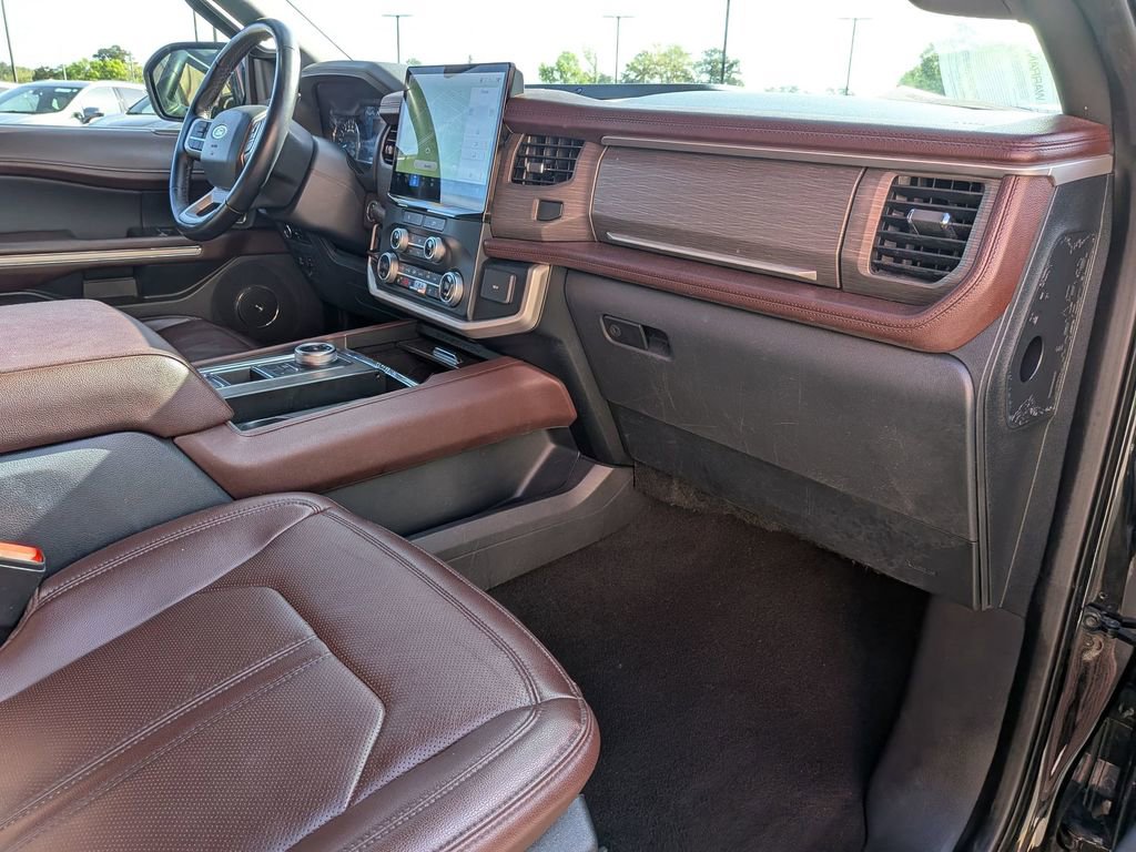 Used 2024 Ford Expedition Limited image 31