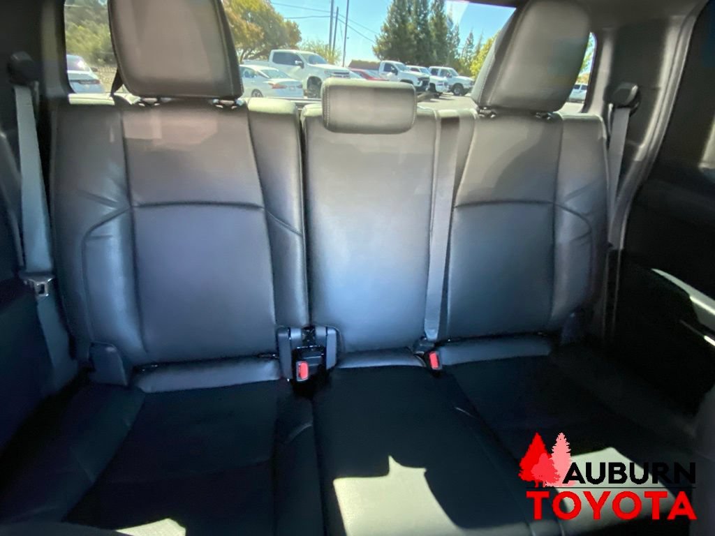 Used 2025 Toyota Tacoma TRD Sport AWD/4WD image 21