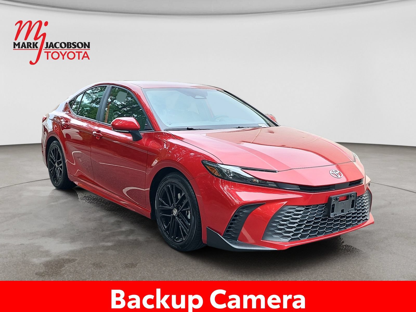 Used 2025 Toyota Camry SE FWD image 5