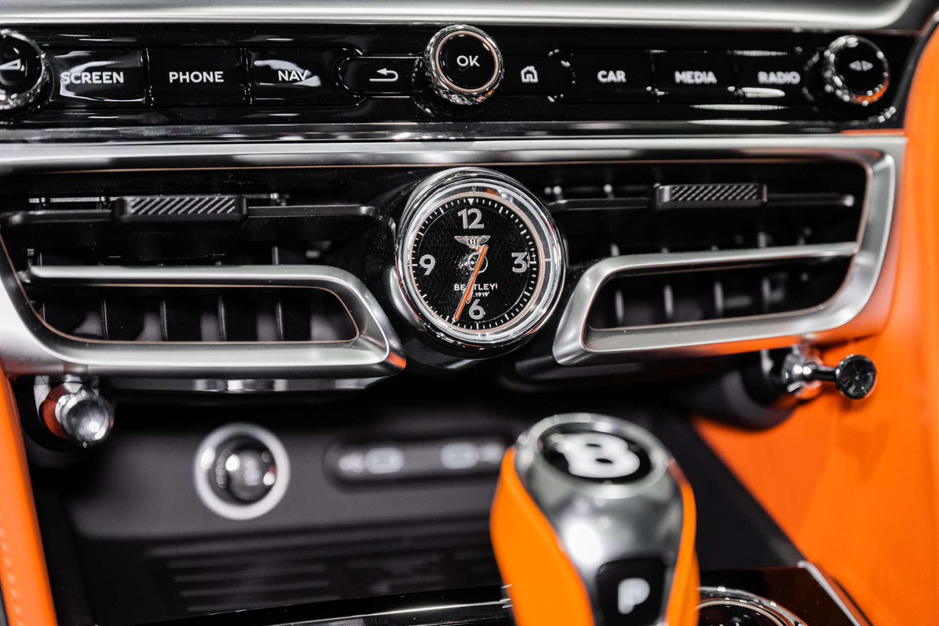 New 2026 Bentley Flying Spur Plug-In Hybrid image 39