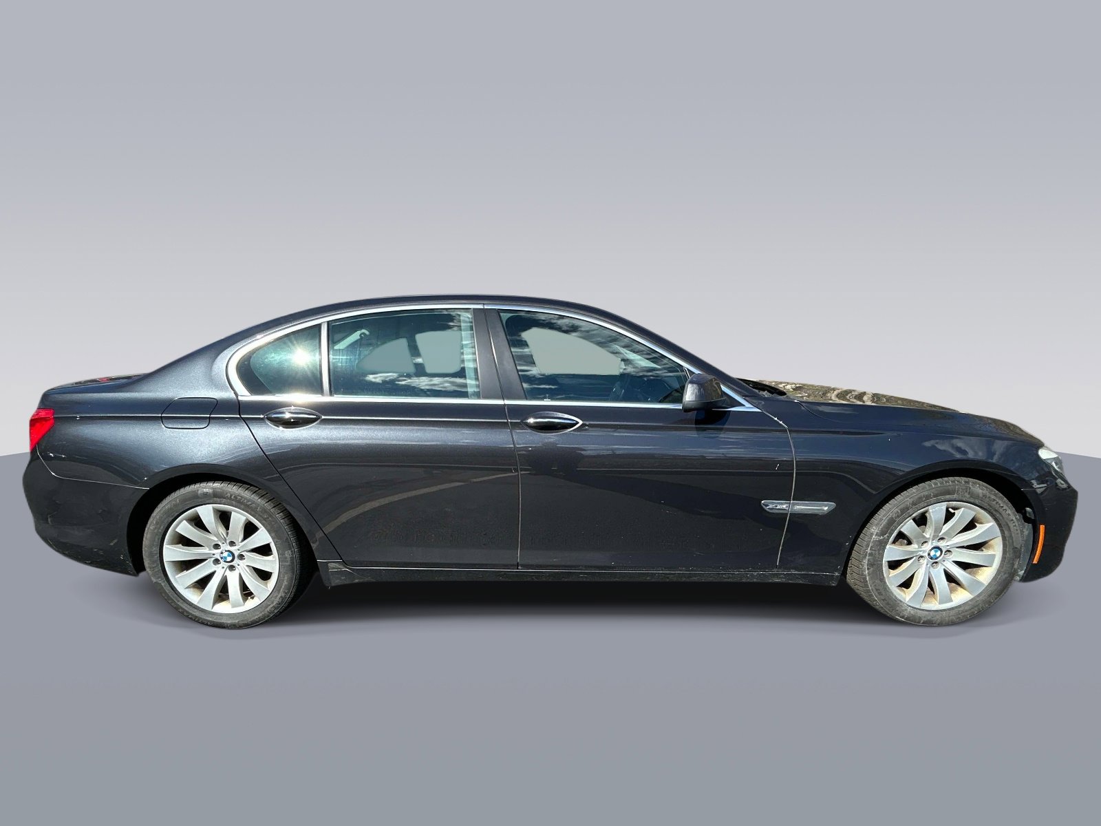 Used 2011 BMW 750i xDrive AWD/4WD image 2