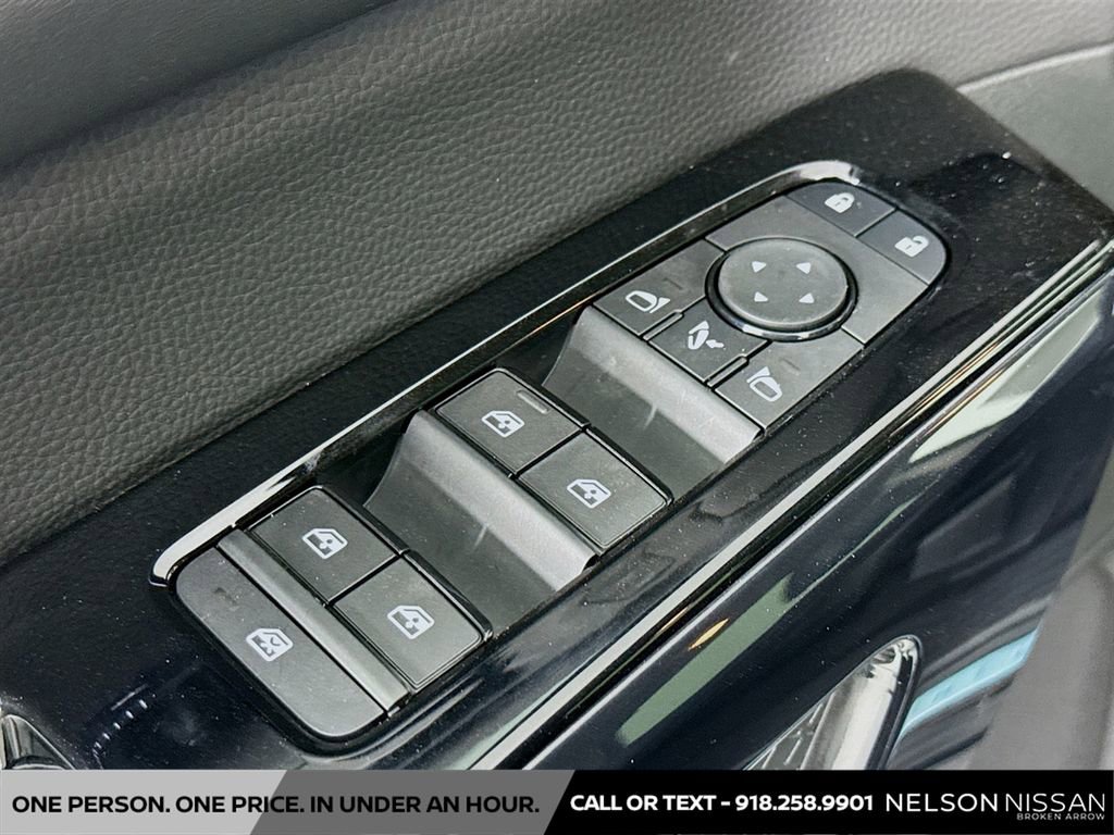 New 2026 Nissan Pathfinder Platinum image 17