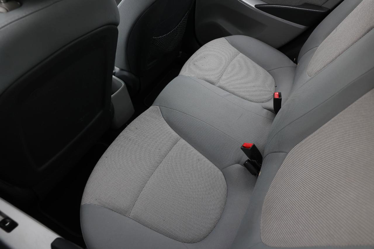 Used 2013 Hyundai Accent GLS image 10