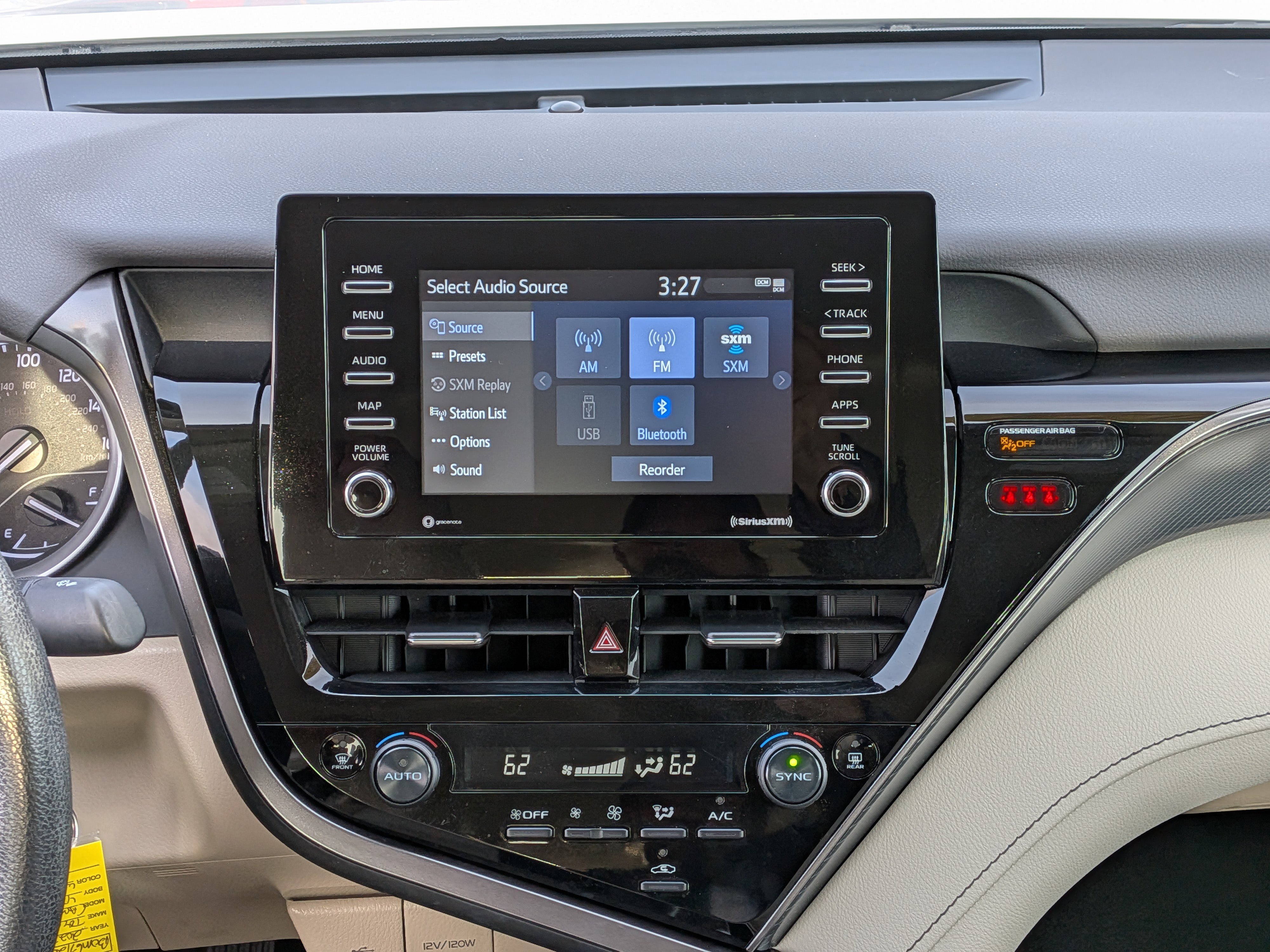 Used 2022 Toyota Camry LE image 24