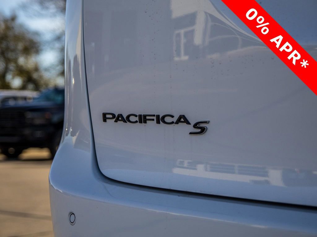 New 2026 Chrysler Pacifica Select w/ S Appearance Package image 10
