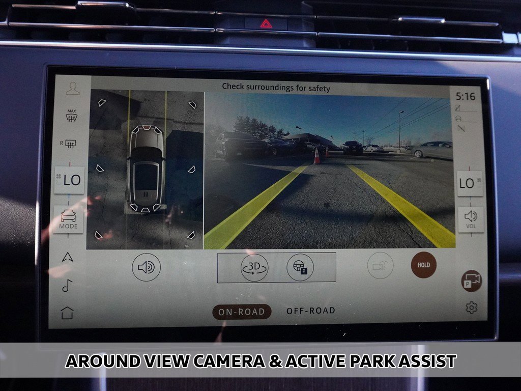 Used 2025 Land Rover Range Rover SE image 6