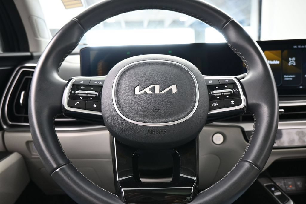 Used 2025 Kia Sorento S w/ Panoramic Sunroof Package FWD image 31