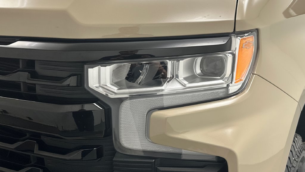 Used 2022 Chevrolet Silverado 1500 LT Trail Boss w/ LT Trail Boss Premium Package AWD/4WD image 22
