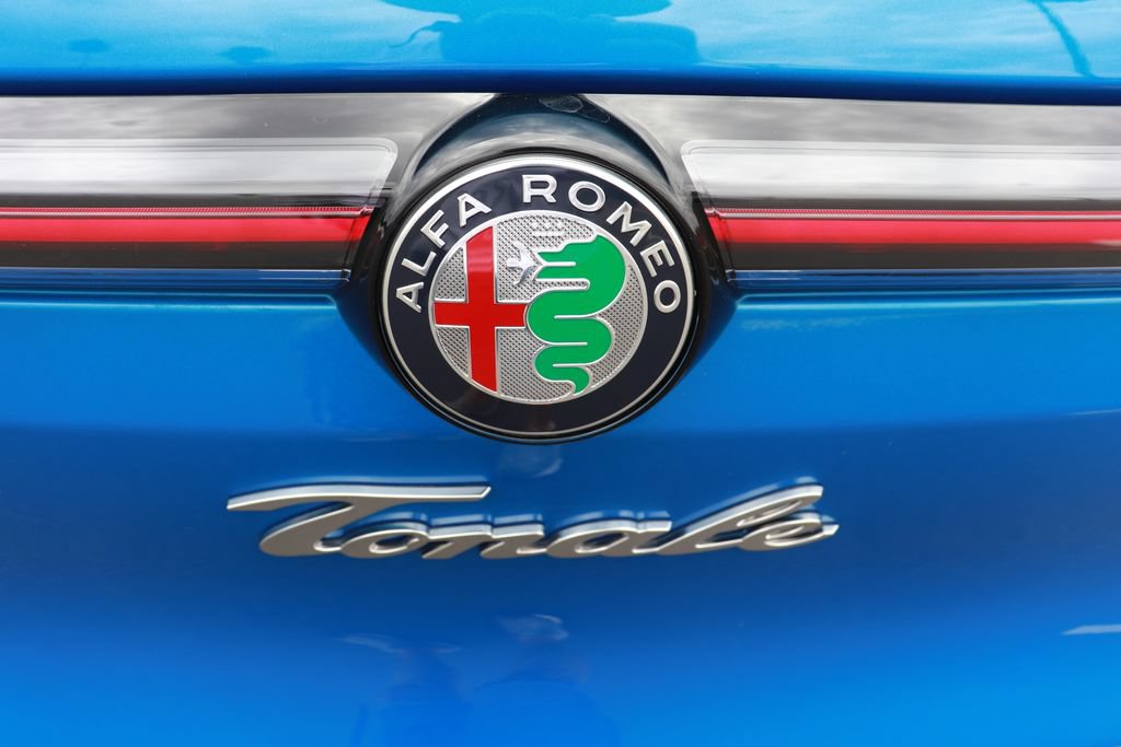 Used 2024 Alfa Romeo Tonale Veloce AWD/4WD image 7