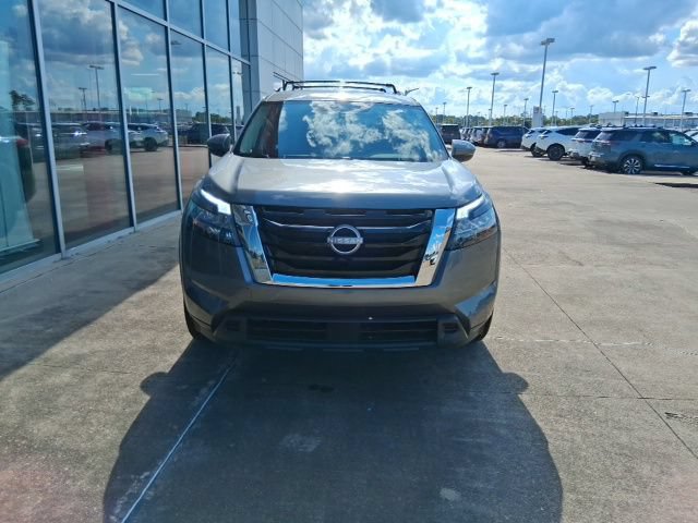Certified 2025 Nissan Pathfinder SV FWD image 3
