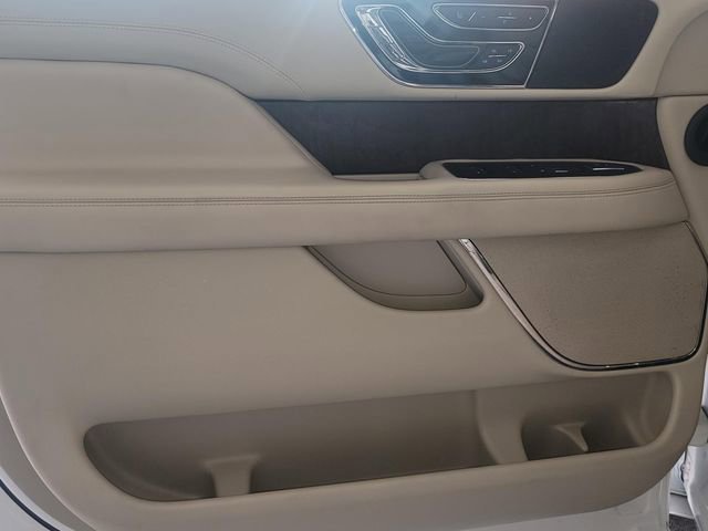 Used 2019 Lincoln Navigator Select w/ Technology Package image 8