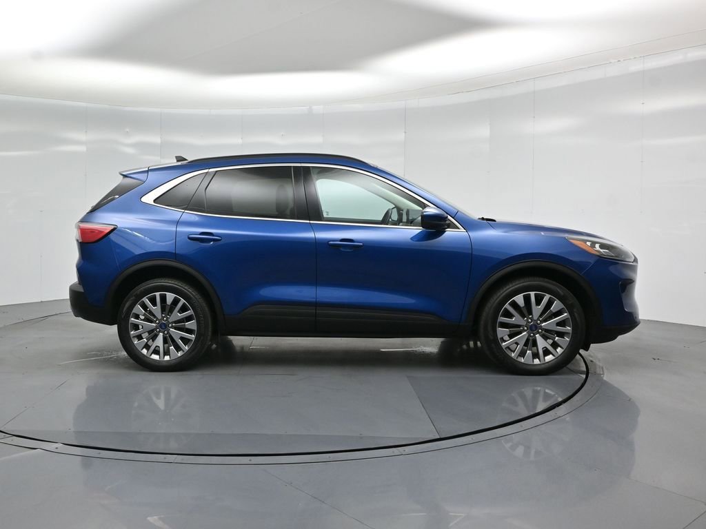 Certified 2022 Ford Escape Titanium w/ Class II Trailer Tow Package image 28