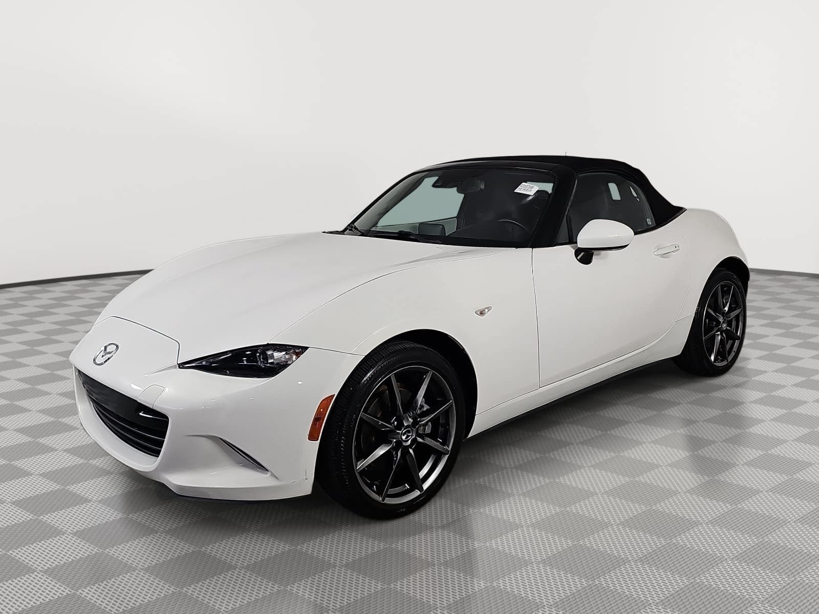 Used 2016 MAZDA MX-5 Miata Grand Touring RWD image 4