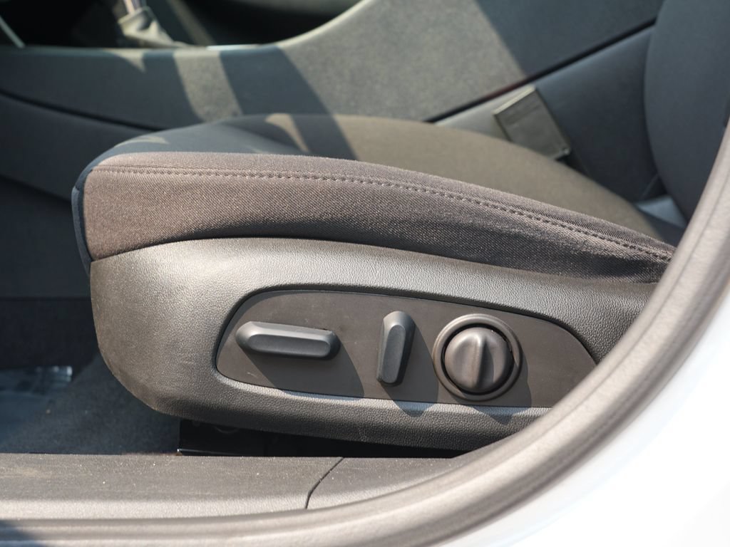 Used 2023 Chevrolet Malibu LT FWD image 14
