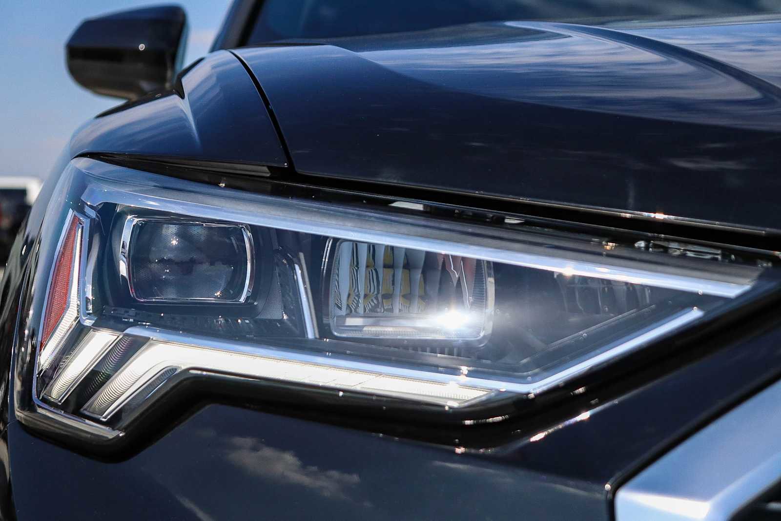 Used 2025 Audi Q3 2.0T Premium Plus w/ Premium Plus Package image 9