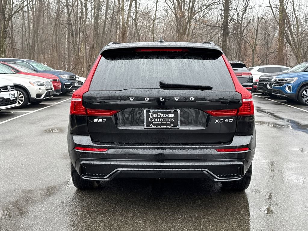 Used 2025 Volvo XC60 B5 Plus image 4