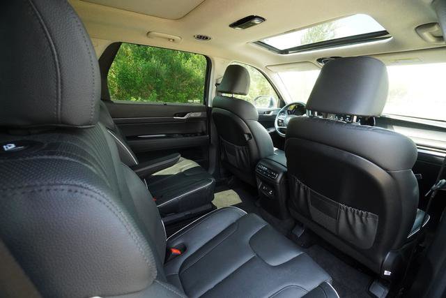 Used 2024 Hyundai Palisade Limited FWD image 23