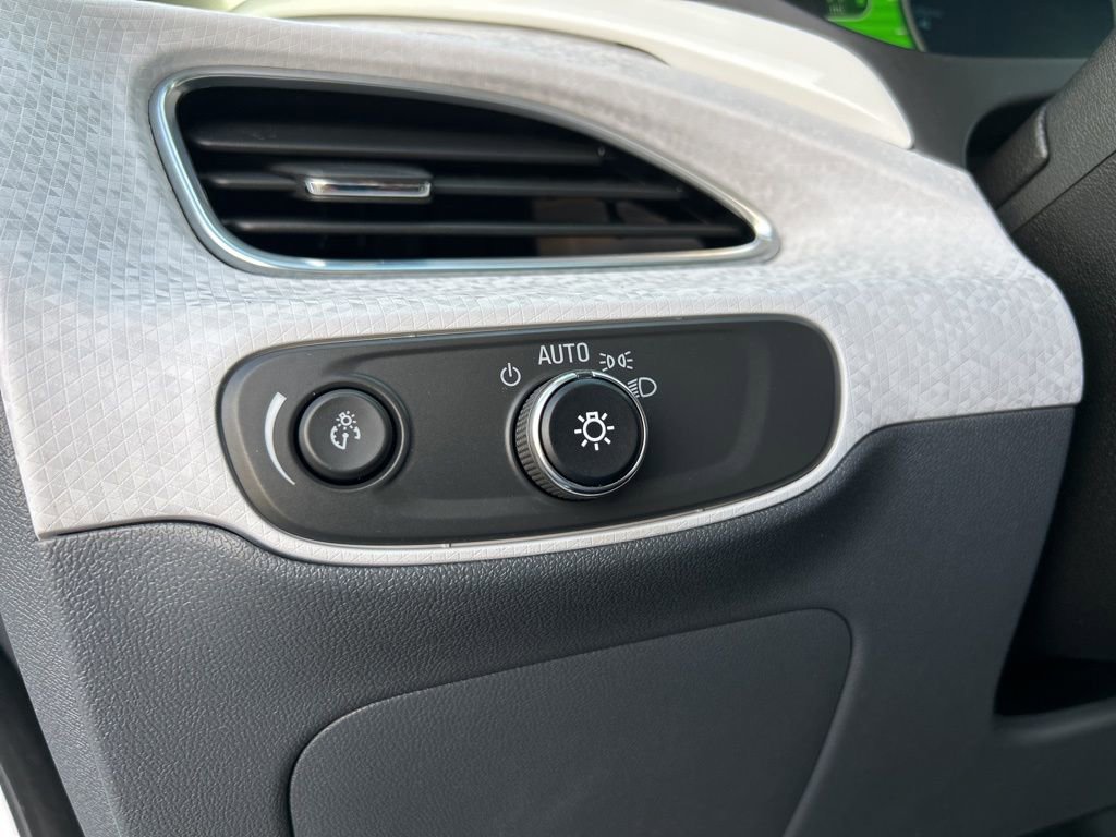 Used 2017 Chevrolet Bolt Premier w/ Infotainment Package image 21