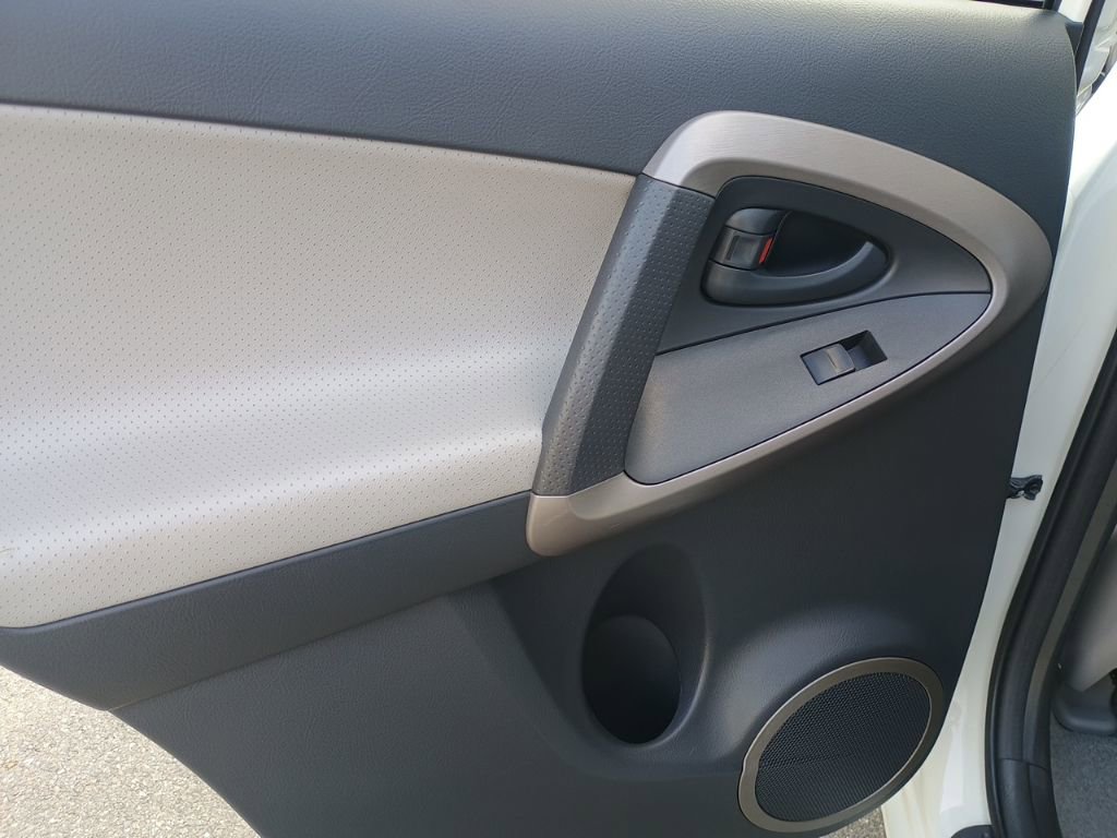 Used 2007 Toyota RAV4 Limited image 15