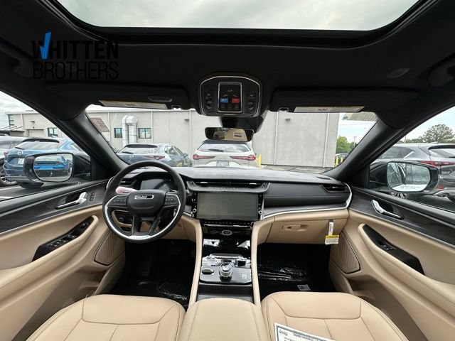 New 2026 Jeep Grand Cherokee L Limited AWD/4WD image 1
