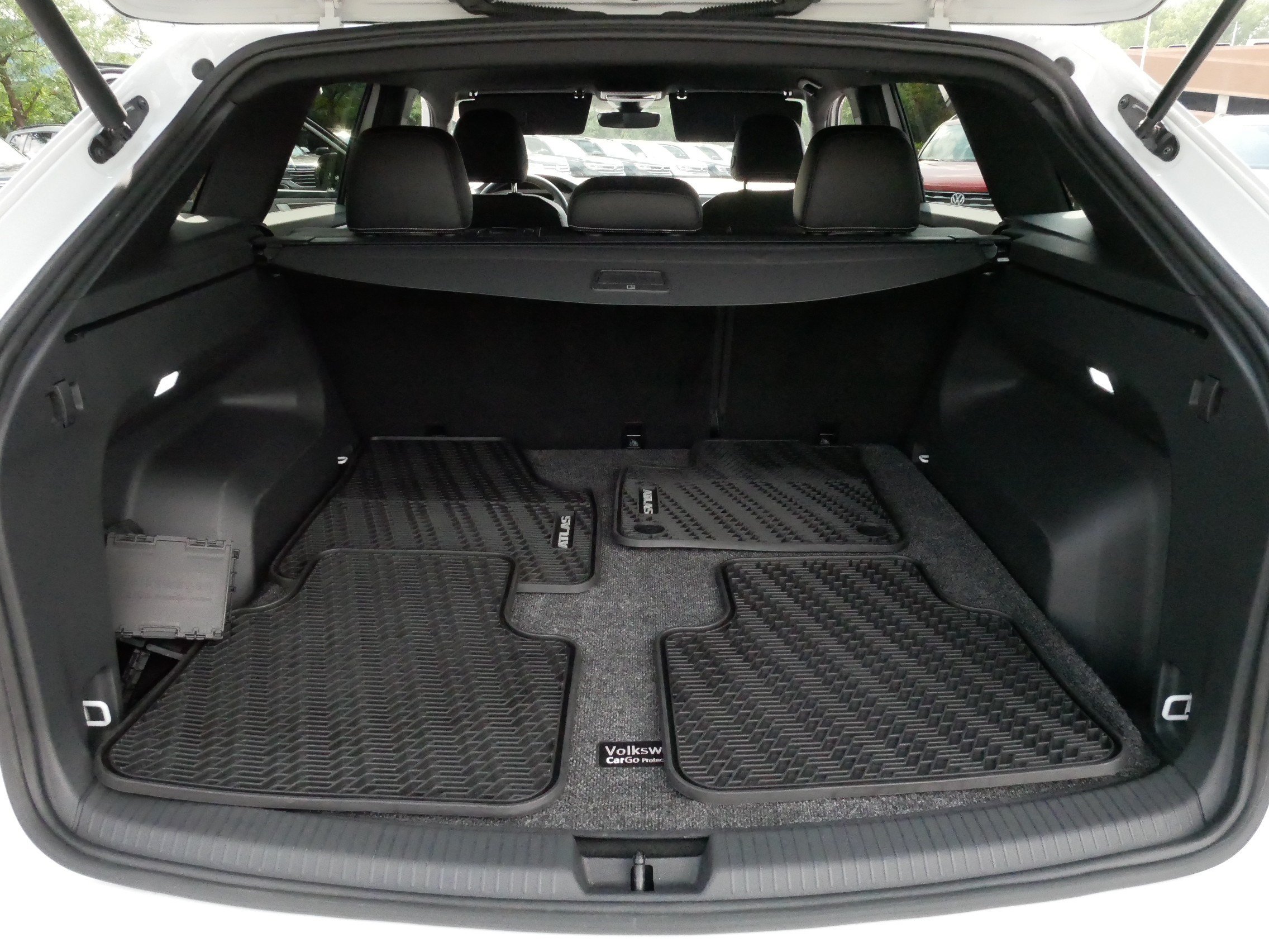 Certified 2024 Volkswagen Atlas Cross Sport SE AWD/4WD image 18