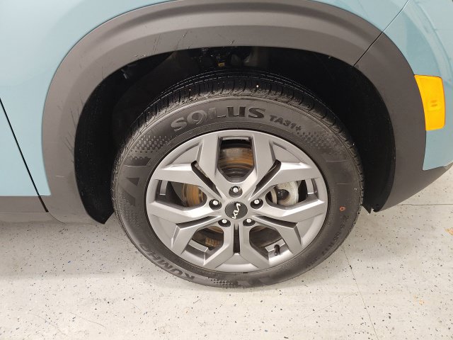 Used 2024 Kia Seltos S AWD/4WD image 8